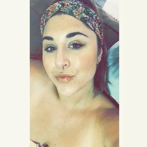 Meet your Posher, Christina